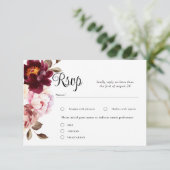 水彩フローラバーガンディーウェディングRSVPカード エンクロージャーカード (スタンド正面)