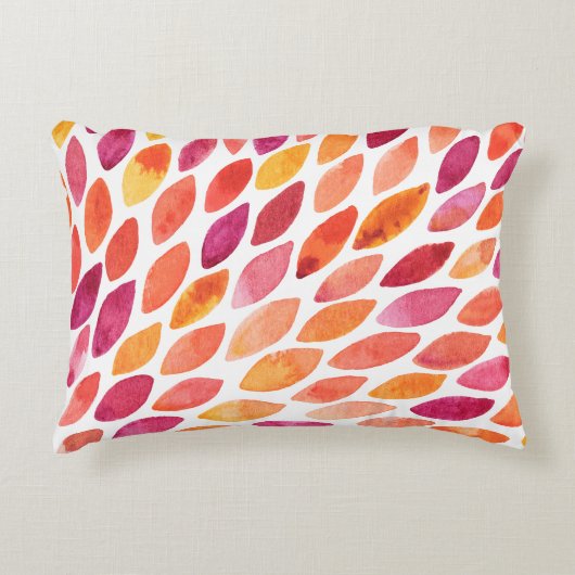 水彩ブラシのストロークが黄色とオレンジに染み出る アクセントクッション (正面)