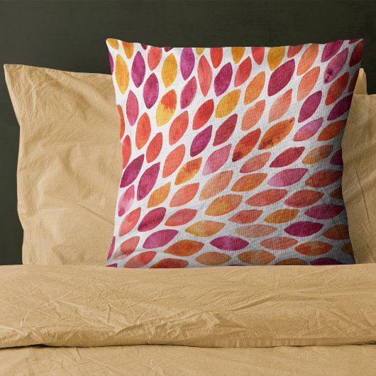 水彩ブラシのストロークが黄色とオレンジに染み出る クッション