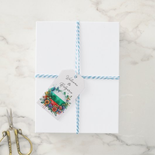 水彩ブルガリア国旗のフローラリース歓迎 ギフトタグ (より糸付き)