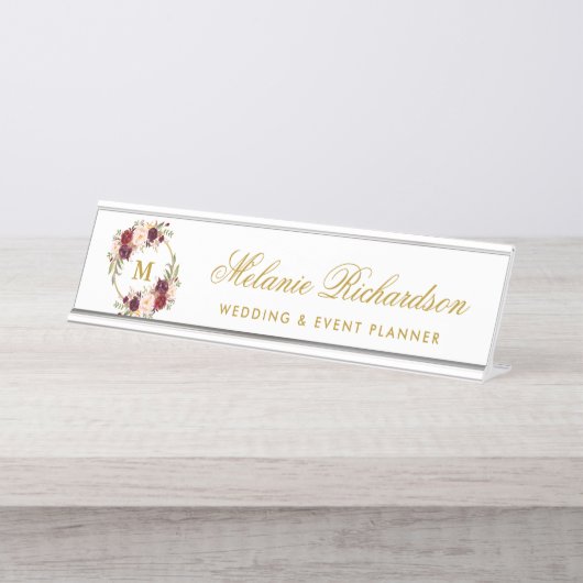 水彩ブルゴーニュフローラリース金ゴールドモノグラム デスクネームプレート (正面)