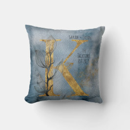 水彩ブルーグレー金ゴールドKモノグラム装飾用クッション クッション