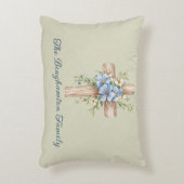 水彩ブルーフローラクロスパーソナライズされた アクセントクッション (正面(垂直))