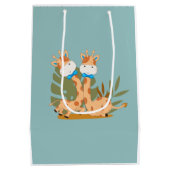 水彩ベビーキラフェサファリツインズ誕生日 ミディアムペーパーバッグ (裏面)