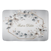 水彩ホワイトフラワーゴールデンフレームシルバーティール（緑がかった色） バスマット (正面)