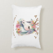 水彩ユニコーンとフローラリース アクセントクッション (裏面(縦))