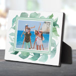 水彩リーフTabletopフォトイーゼル フォトプラーク<br><div class="desc">Tabletop place with a built-in easelは、写真に合わせてお気に入りのANY COLOR BACKGROUNDと任意の色のフレームに葉は、美しい水色のカラーでアクセントを付けた写真を特徴としている。日付を現在の年に変更するか、または削除するか、詳細な情報を追加する。贈素晴らしり物として、または自分の家でお気に入りのあなたの写真を表示するために。イメージカラーはハードボードパネルに直接貼り付けられ、簡単ワイプのクリーンな表面で驚くほど鮮明なイメージを実現。*VERTICALレイアウトは弊社の店舗で行っております。</div>