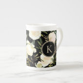 水彩ロマンチックフローラグリーンとホワイト ボーンチャイナマグカップ (正面右)