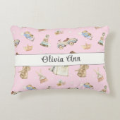 水彩ヴィンテージおもちゃパターンピンクアクセントピロー アクセントクッション (正面)