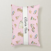 水彩ヴィンテージおもちゃパターンピンクアクセントピロー アクセントクッション (正面(垂直))