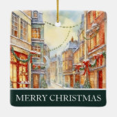 水彩冬の通りシーンクリスマス セラミックオーナメント (裏面)