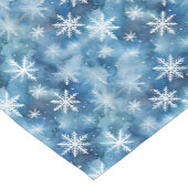 水彩冬の雪片ブルー背景 ショートテーブルランナー (コーナー)