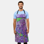 水彩効果を持つ紫色のネギのモザイク エプロン (着用した状態)