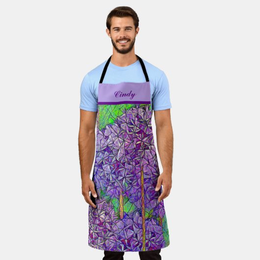 水彩効果を持つ紫色のネギのモザイク エプロン (着用した状態)