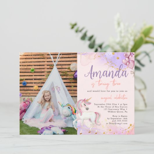 水彩可愛いユニコーングリッター写真誕生日 招待状 (スタンド正面)