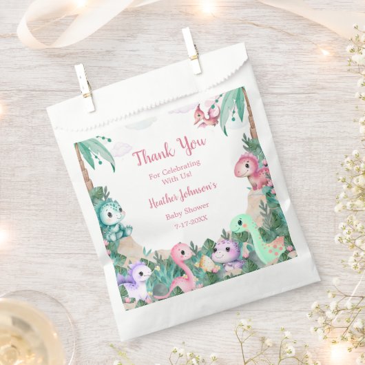 水彩可愛い恐竜の女の子ベビーシャワー フェイバーバッグ (クリップ留めされた状態)