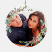 水彩幾何学私たちの初めてのクリスマス写真 セラミックオーナメント (裏面)