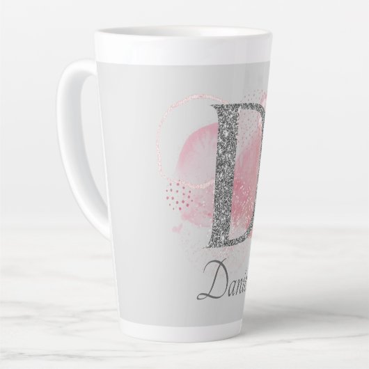 水彩抽象芸術とグリッターレターD カフェラテマグ (左アングル)
