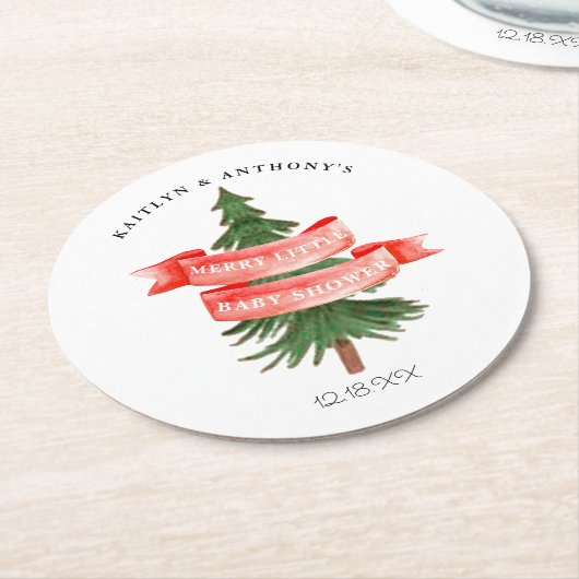 水彩松の木の小さなメリー赤ちゃんシャワー ラウンドペーパーコースター (アングル)