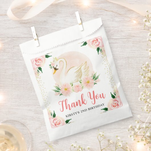 水彩桃色の花と白鳥の誕生日 フェイバーバッグ (クリップ留めされた状態)