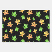 水彩楓の葉のパターン黒い背景 ラッピングペーパーシート (正面3)