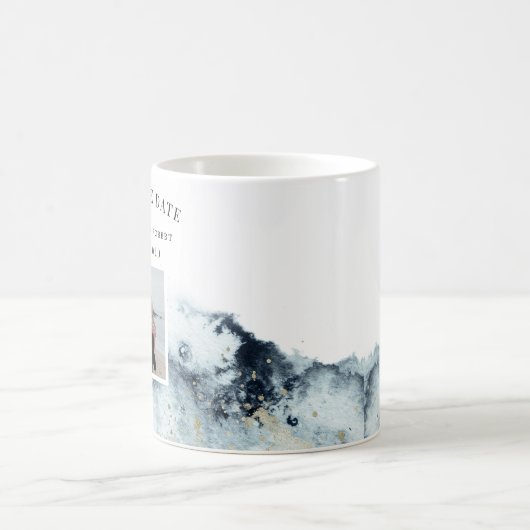 水彩波の海岸日付写真を保存 コーヒーマグカップ (中央)