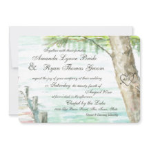 水彩湖と彫られた木のハート