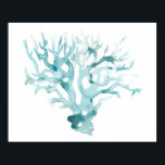 水彩珊瑚 – 青 ポスター<br><div class="desc">6月エリカ・ヴェスによる「海・カメオ」。白い背景に青みがかったティール（緑がかった色）の水色のサンゴが特徴。</div>