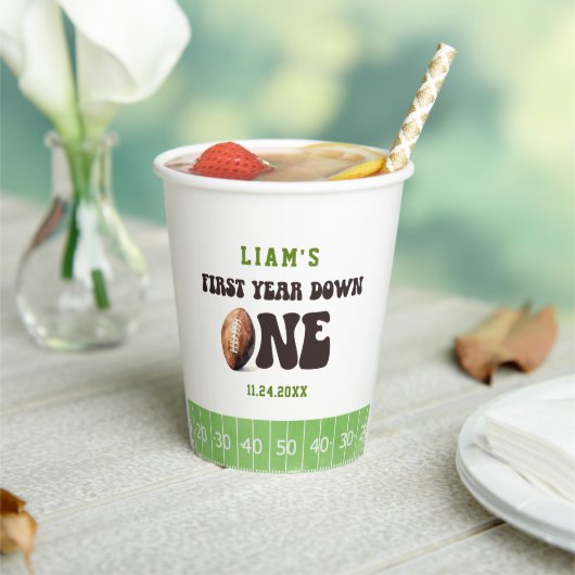 水彩男の赤ちゃんサッカー初年ダウン 紙コップ (インサイチュ)