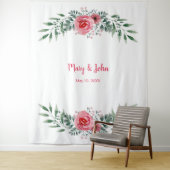 水彩画のようなピンクのバラと緑の葉のウェディング タペストリー (インサイチュ)