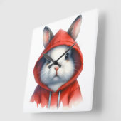 水彩画のアートワーク赤いフード付きスウェットシャツの白うさぎ スクエア壁時計 (傾斜)