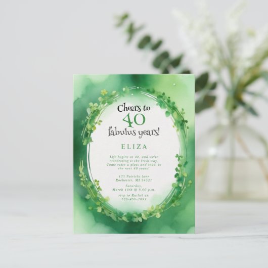 水彩画のセントパトリックデーのクローバー誕生日 ポストカード (スタンド正面)