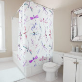 水彩画のトンボのピンクのラベンダーの青い白 シャワーカーテン (インサイチュ)