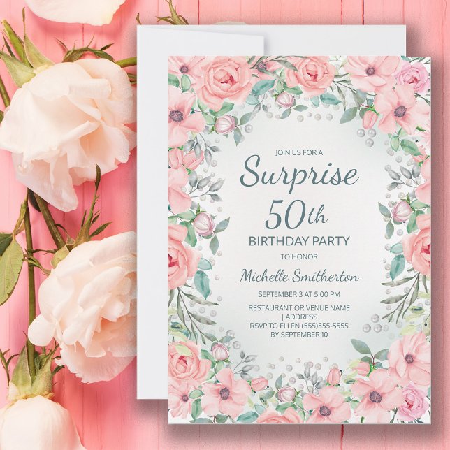 水彩画のバラと真珠のピンク色のデザインの50歳の誕生日 (Blush pink floral surprise 50th birthday party invitation customized with your text.)