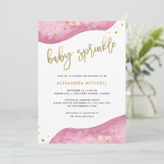 水彩画のピンクおよび金ゴールドのGeodeのベビーは振りかけます 招待状 (スタンド正面)