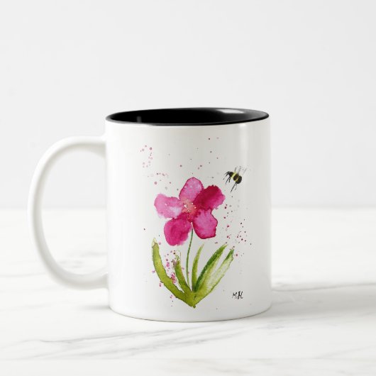 水彩画のピンクの花とハチ ツートーンマグカップ (左)