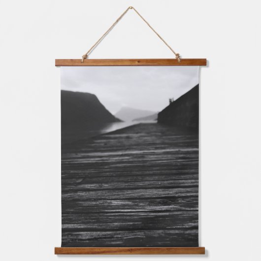 水彩画のモノクロ写真 吊り下げ型タペストリー (正面2)