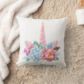 水彩画のユニコーンの花柄の王冠 クッション (ブランケット)