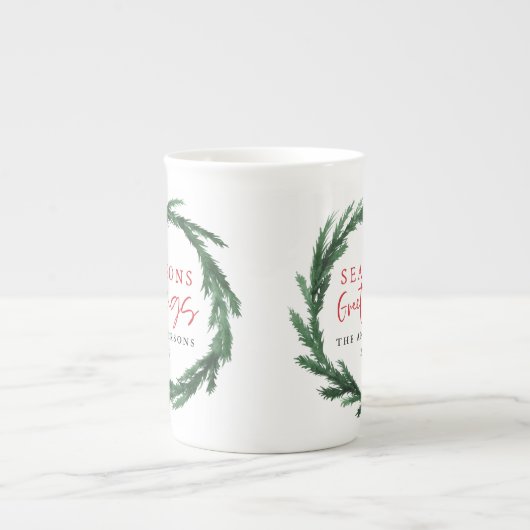 水彩画のリースのクリスマスのクリスマスのプレゼント ボーンチャイナマグカップ (正面)