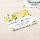 水彩画のレモンと花のウェディングシャワー スクエアペーパーコースター (アングル)