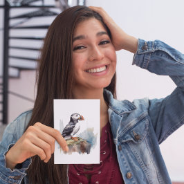 水彩画の岩の上にかわいいパフィン ポストカード