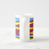 水彩画の波の抽象デザイン ボーンチャイナマグカップ (裏面)