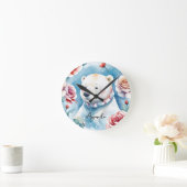 水彩画の白い北極クマと赤いバラ ラウンド壁時計 (ホーム)
