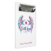 水彩画の看護師帽子と羽根 "Earth Angel" ミニクリップボード (アングル)