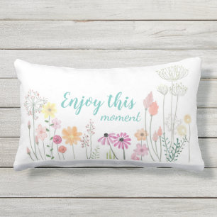 水彩画の花草原はこの時を楽しみます アウトドアクッション