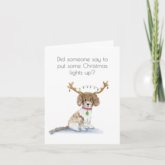 水彩画ラブラドゥードルのクリスマスツリーのイルミネーションと鹿の角 シーズンカード (正面)