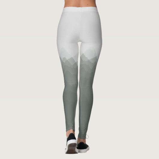 水彩画山の森林イラストレーションのレギンス レギンス (裏面)