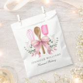 水彩画風の焼き菓子用具 ピンクの蝶リボン 個別に作られた フェイバーバッグ (クリップ留めされた状態)