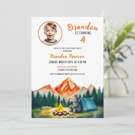水彩白キャンピングベアキッズフォト誕生日 招待状 (スタンド正面)