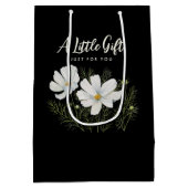 水彩白コスモス花ボタニカル絵を描ズ ミディアムペーパーバッグ (裏面)